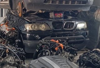 BMW X5 (SUV) halfcut