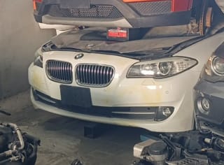 BMW 5-Series (sedan) halfcut