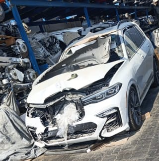 BMW X7 (SUV) car for parts