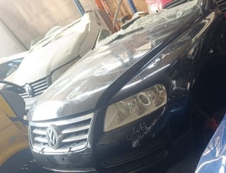Volkswagen Touareg (SUV) car for parts