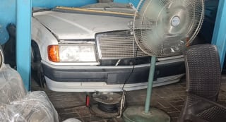 Mercedes-Benz 190E (sedan) halfcut