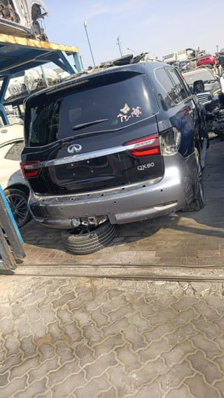 Infiniti QX80 (SUV) car for parts