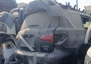 Infiniti QX80 (SUV) halfcut