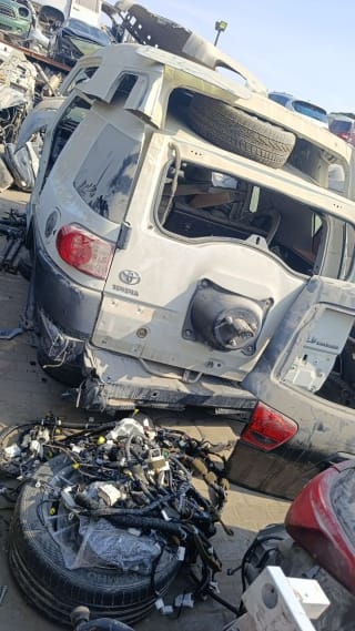 Toyota FJ Cruiser (SUV) halfcut