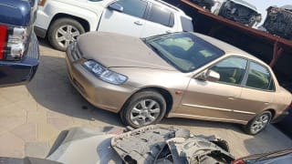 Honda Accord (sedan) car for parts