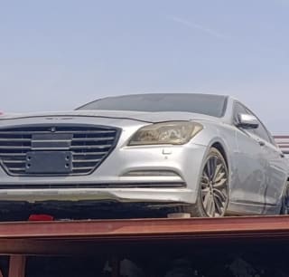 Hyundai Genesis (sedan) car for parts