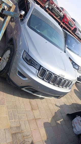 Jeep Grand Cherokee (SUV) car for parts