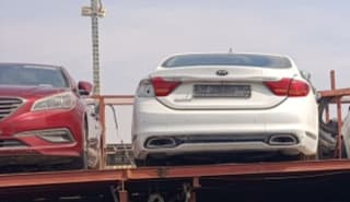 Kia Cadenza (sedan) car for parts