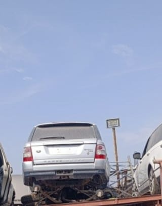 Land Rover Range Rover Sport (SUV) car for parts