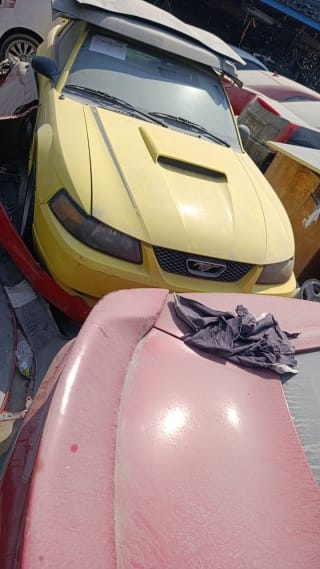 Ford Mustang (convertible) car for parts