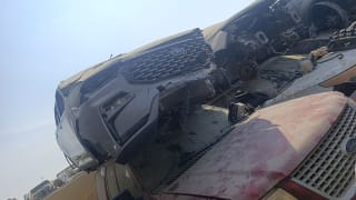 Ford Explorer (SUV) halfcut