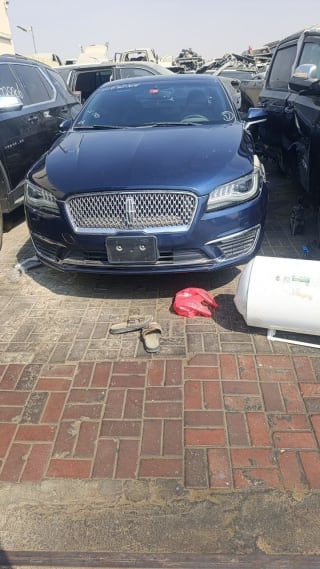 Lincoln MKZ (sedan) car for parts