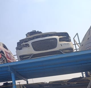 Chrysler 300 (sedan) halfcut