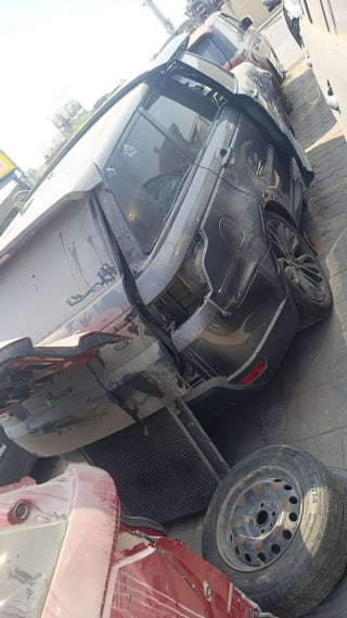 Land Rover Range Rover (SUV) halfcut