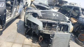Infiniti QX80 (SUV) halfcut