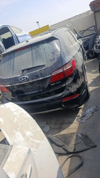 Hyundai Santa Fe (SUV) car for parts