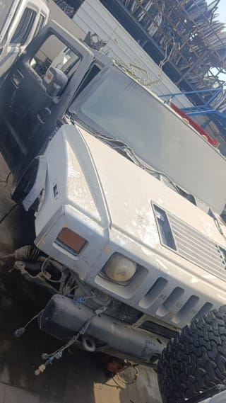 Hummer H2 (SUV) halfcut