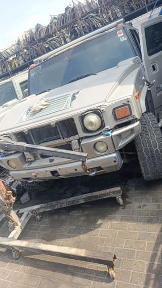 Hummer H2 (SUV) car for parts