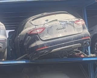 Maserati Levante (SUV) halfcut
