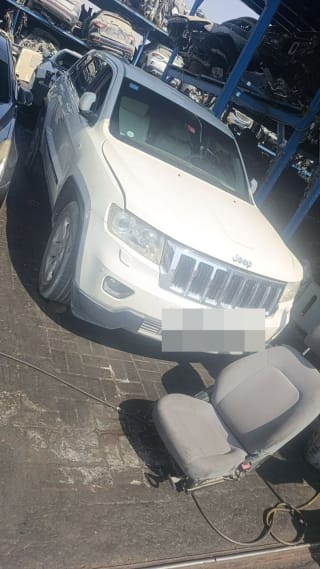 Jeep Grand Cherokee (SUV) car for parts