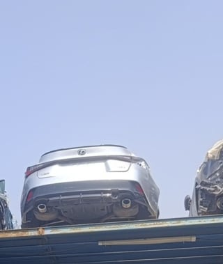 Lexus IS (sedan) halfcut