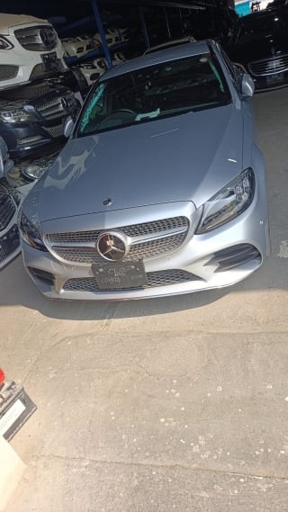 Mercedes-Benz C-Class (sedan) halfcut