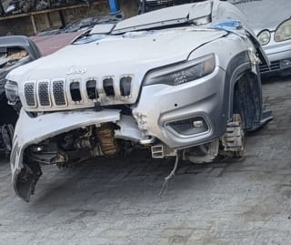 Jeep Cherokee (SUV) halfcut