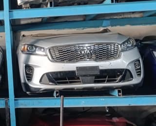 Kia Sorento (SUV) halfcut