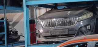 Kia Sorento (SUV) halfcut