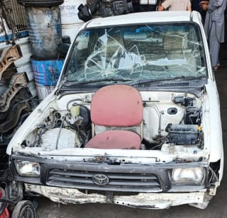 Toyota Hilux (pickup) halfcut