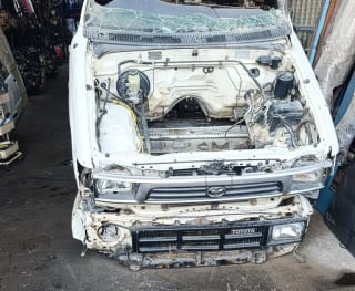 Toyota Hilux (pickup) halfcut