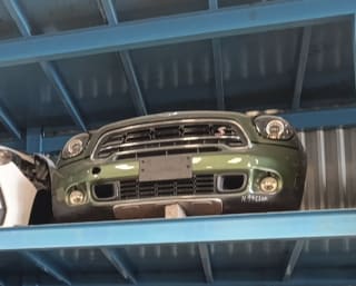 MINI Countryman (SUV) halfcut