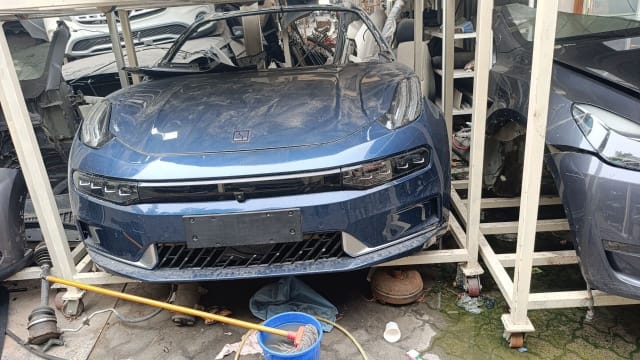 Blue Lynk & Co 05 front halfcut — hood, bumper, LED headlights and grille, Sharjah market