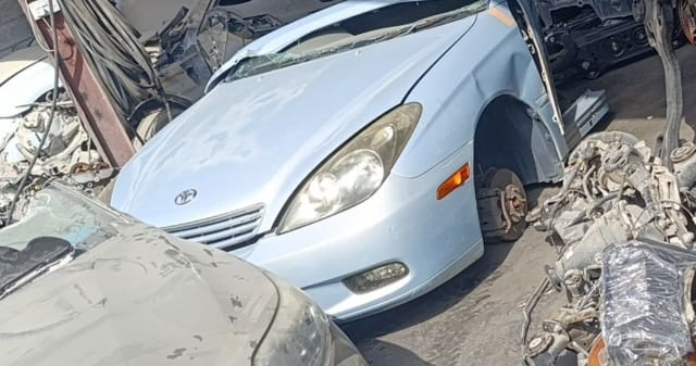 Light blue Lexus ES300 front halfcut — hood, grille, headlights and bumper, Sharjah market