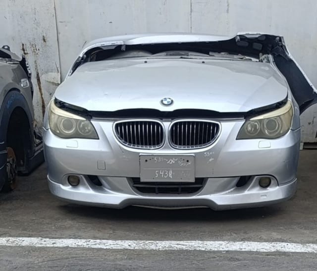 Silver BMW 5-Series front halfcut — bumper, kidney grille and headlights, Sharjah market