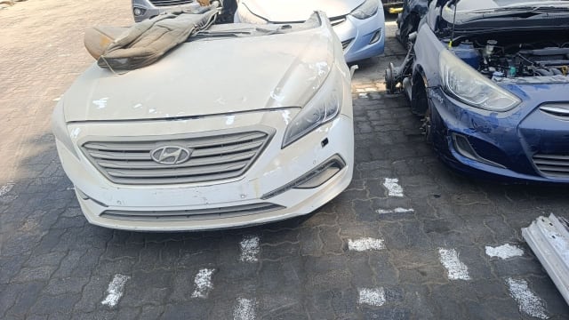 White Hyundai Sonata halfcut front end with hood, grille, bumper and headlights, Sharjah market
