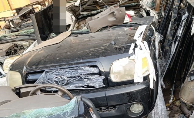 Black Toyota halfcut front: hood, grille, headlights and bumper, Sharjah market