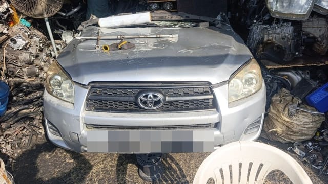Silver Toyota RAV4 front halfcut with hood, grille, headlights and bumper, Sharjah market
