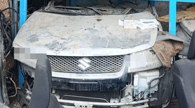 Silver Suzuki Grand Vitara front halfcut with hood, grille and headlights, Sharjah market