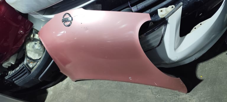Hood Nissan March