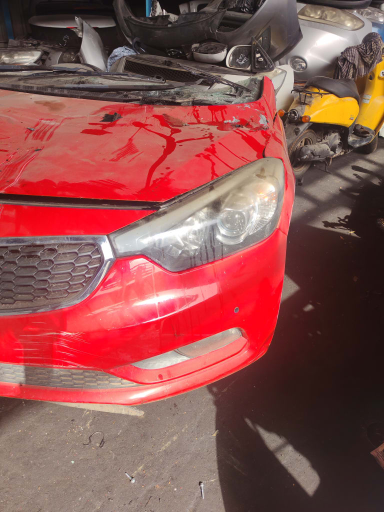 Nose cut Kia Cerato