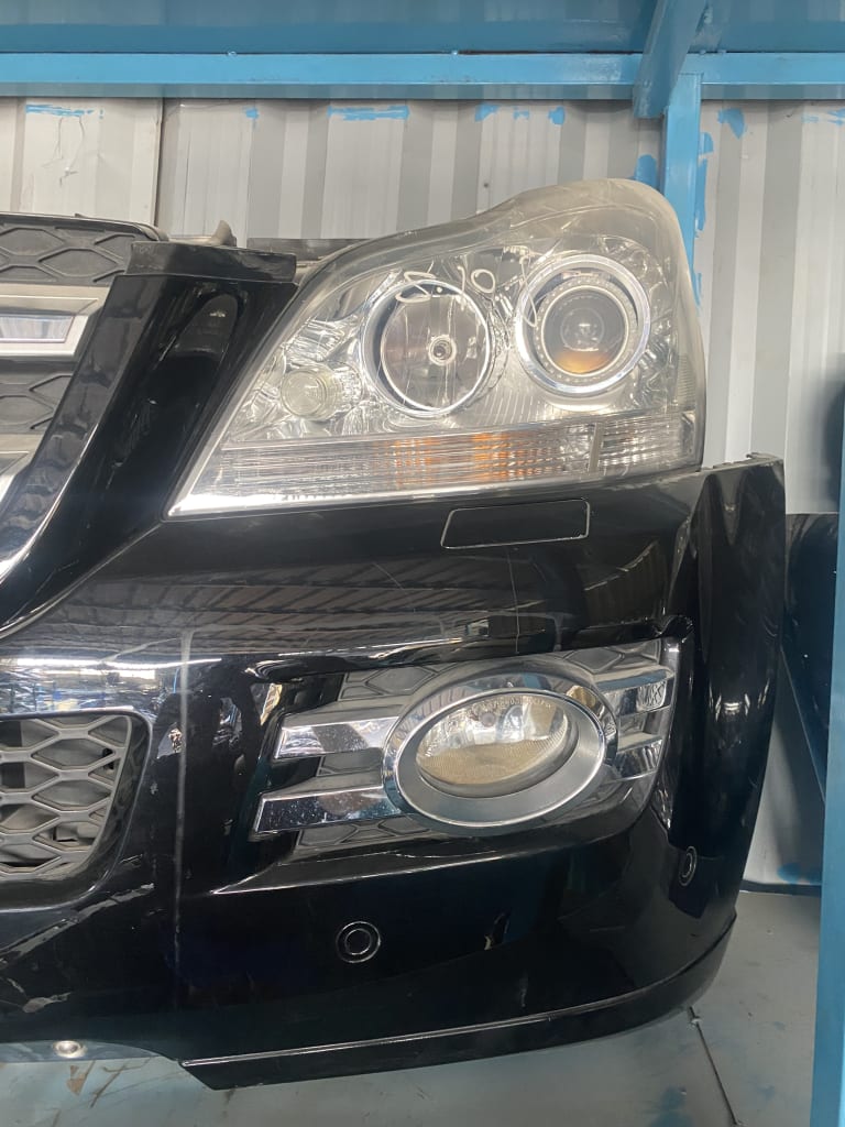 Nose cut + Hood Mercedes-Benz