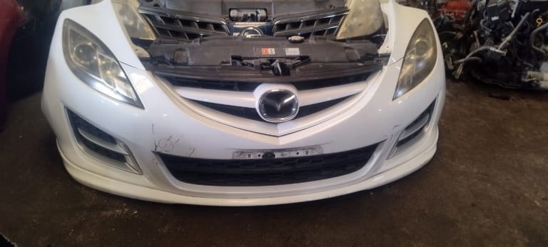 Bumper + Grille Mazda Mazda6