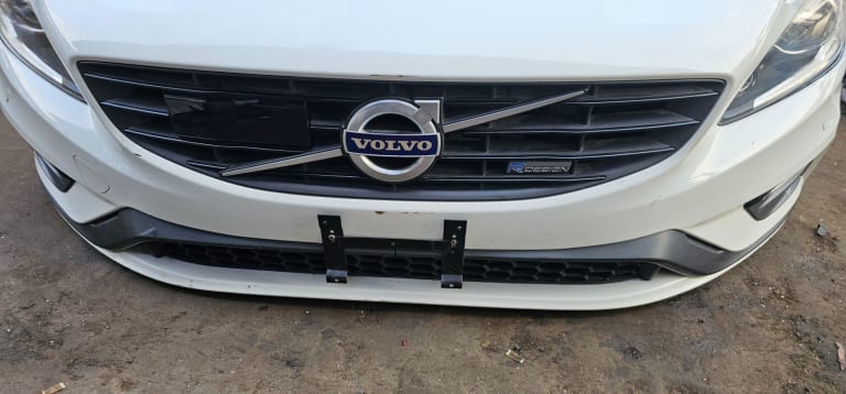 Nose cut Volvo V60
