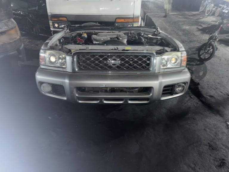 Nose cut + Hood Nissan Navara