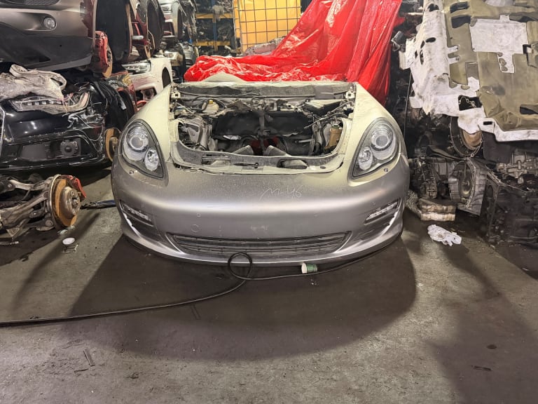 Nose cut Porsche Panamera