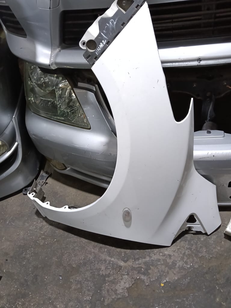 Fender Mazda Demio