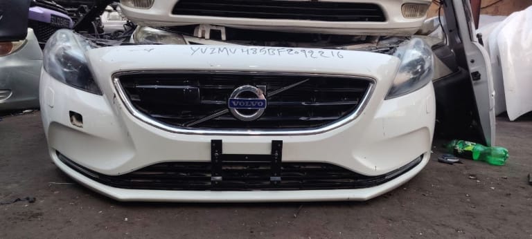 Nose cut Volvo V40