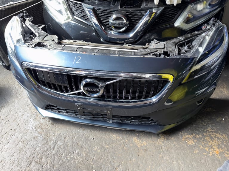 Nose cut + Hood Volvo V40
