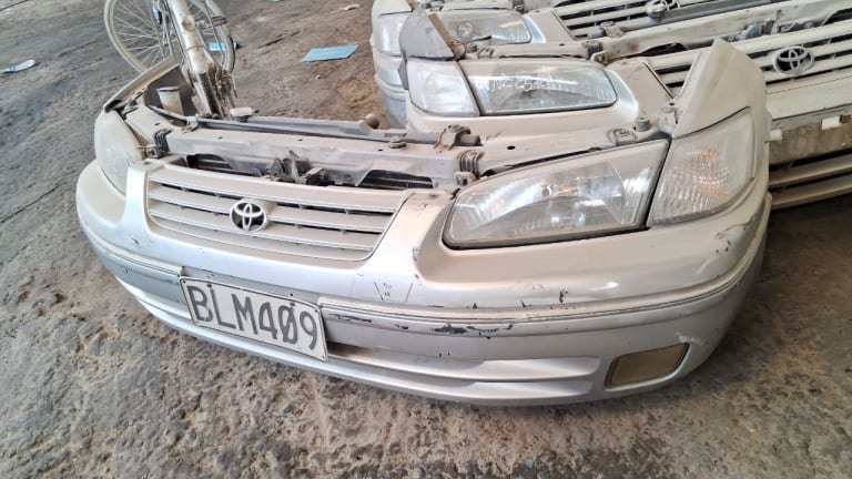 Nose cut Toyota Camry 53201-33040